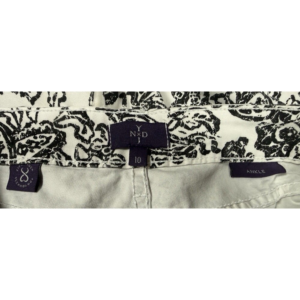 NYDJ Ankle Jeans Womens 10 Paisley Print White Black Stretch Straight Cro - Picture 3 of 9